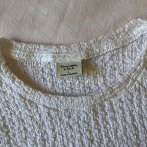 White Abercrombie & Fitch crinkle tee